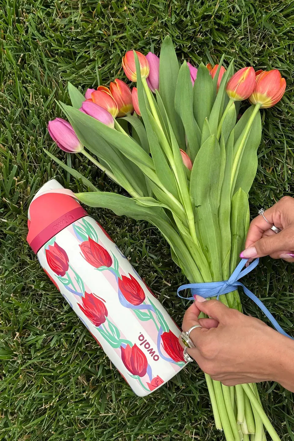 Owala UO Exclusive FreeSip 32 oz Water Bottle owaloo